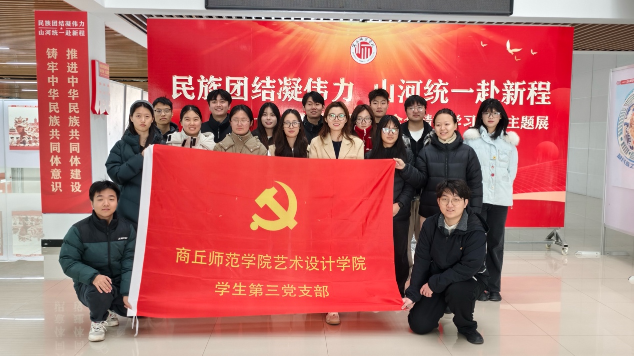 图片包含 室内, 人, 建筑, 男人AI 生成的内容可能不正确。 图片包含 室内, 人, 建筑, 男人AI 生成的内容可能不正确。